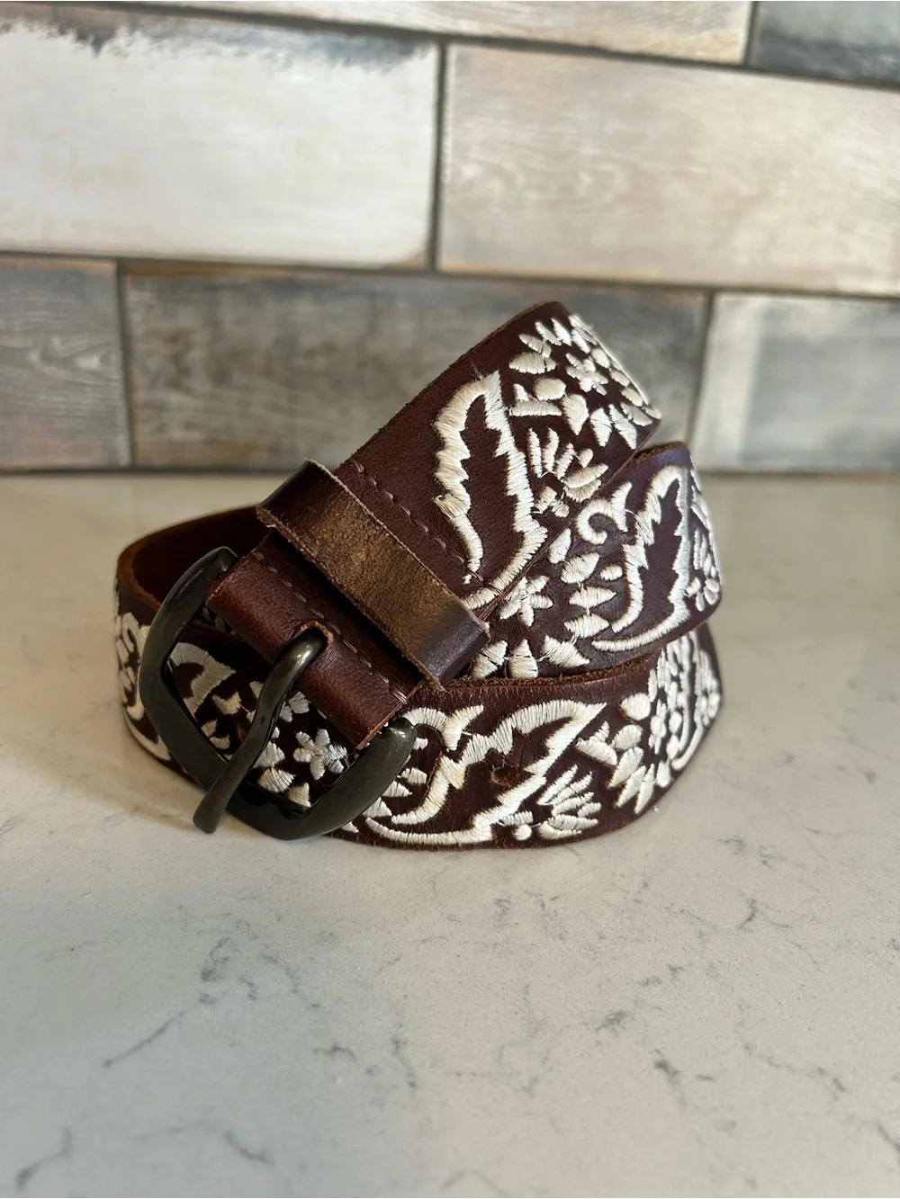 🍀Vintage Lucky Brand Dark Brown Leather Belt With White Floral Embroidery XS - Picture 2 of 11